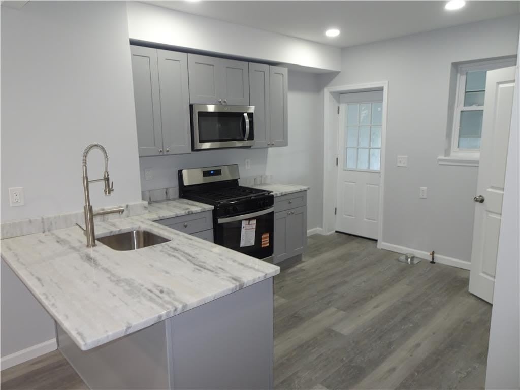 1535 E 7th Street – photo 4