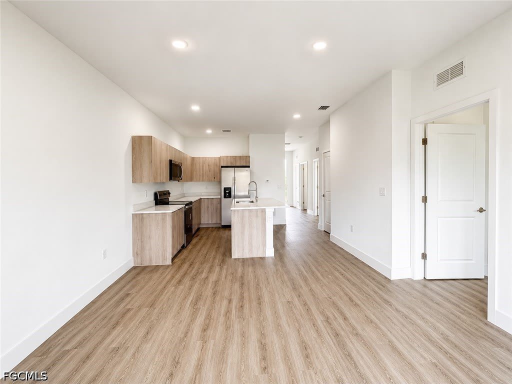 1258 MILWAUKEE Boulevard – photo 3