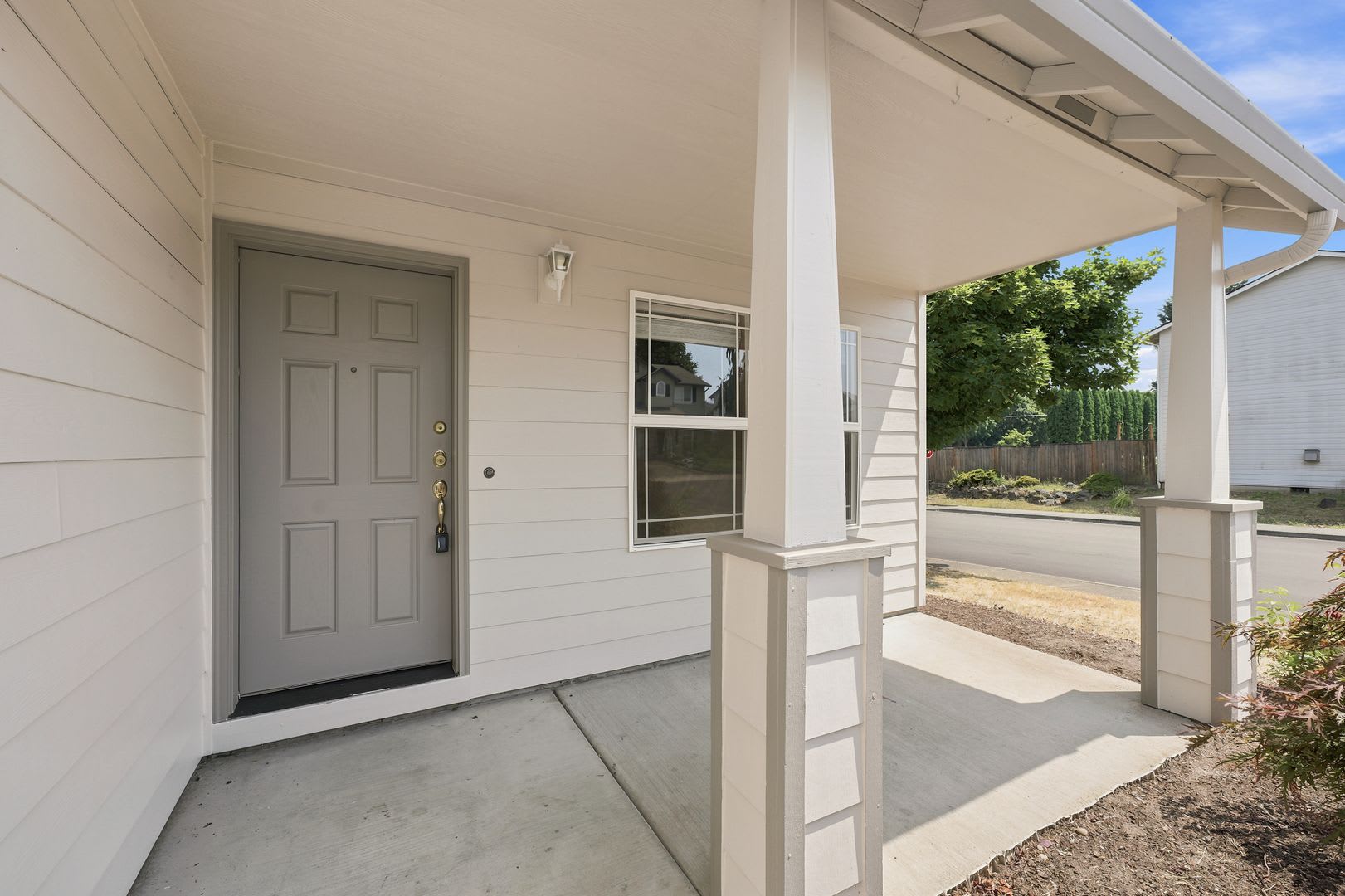Spacious 3 Bedroom Home In East Vancouver Great Location Near Harmony Union Schools – photo 3