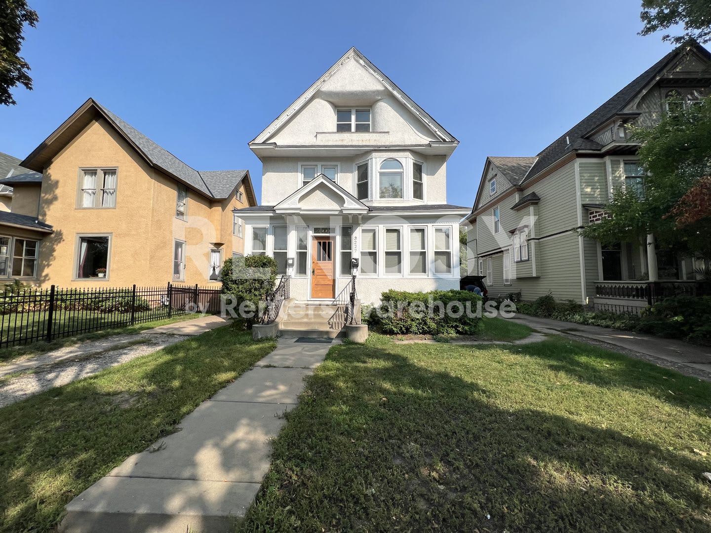 Spacious Upper-Level Duplex in the Heart of South Minneapolis. – photo 1