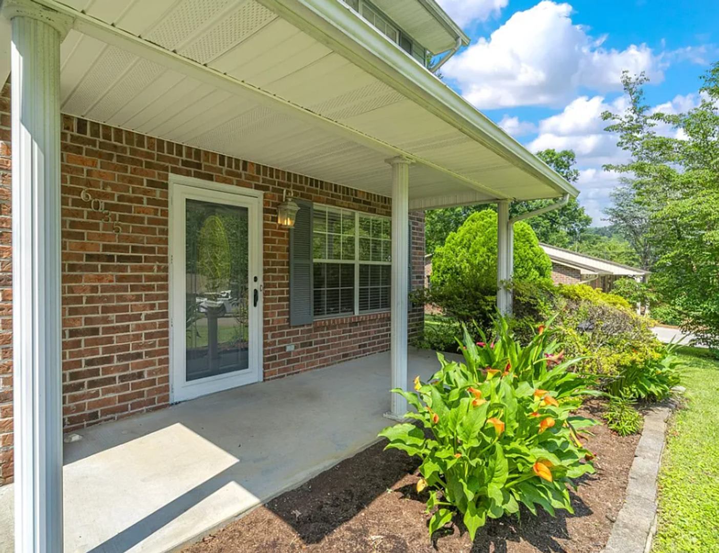 3 Bedroom Home in North Knoxville – photo 2