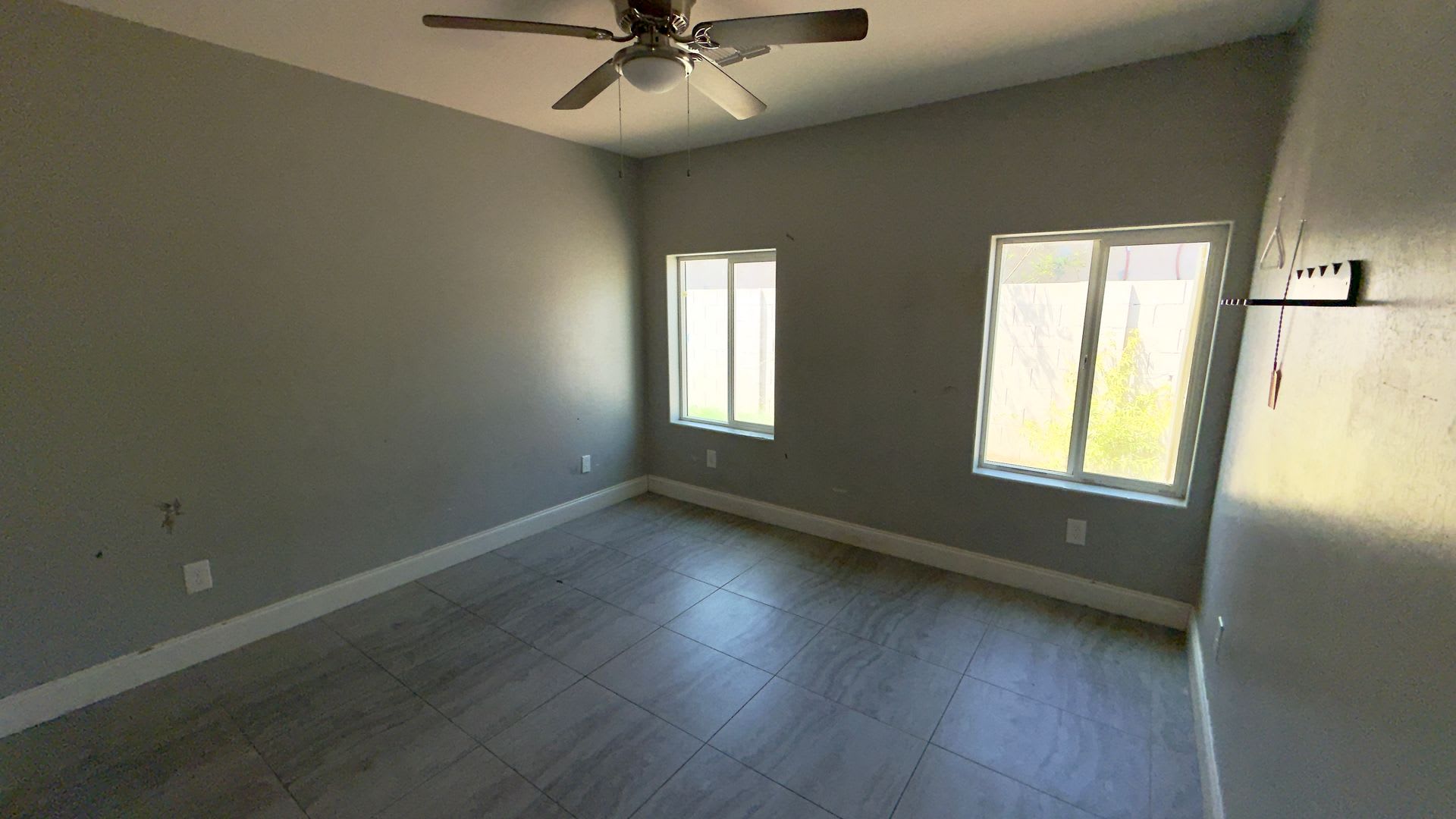 Updated 4 bedroom 2 bath single level Home! – photo 5