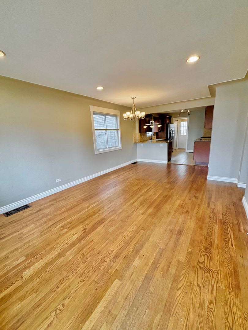 Spacious Denver 3BR Home with Easy Access to Transit & Outdoors! Available 9/10/2026 – photo 4
