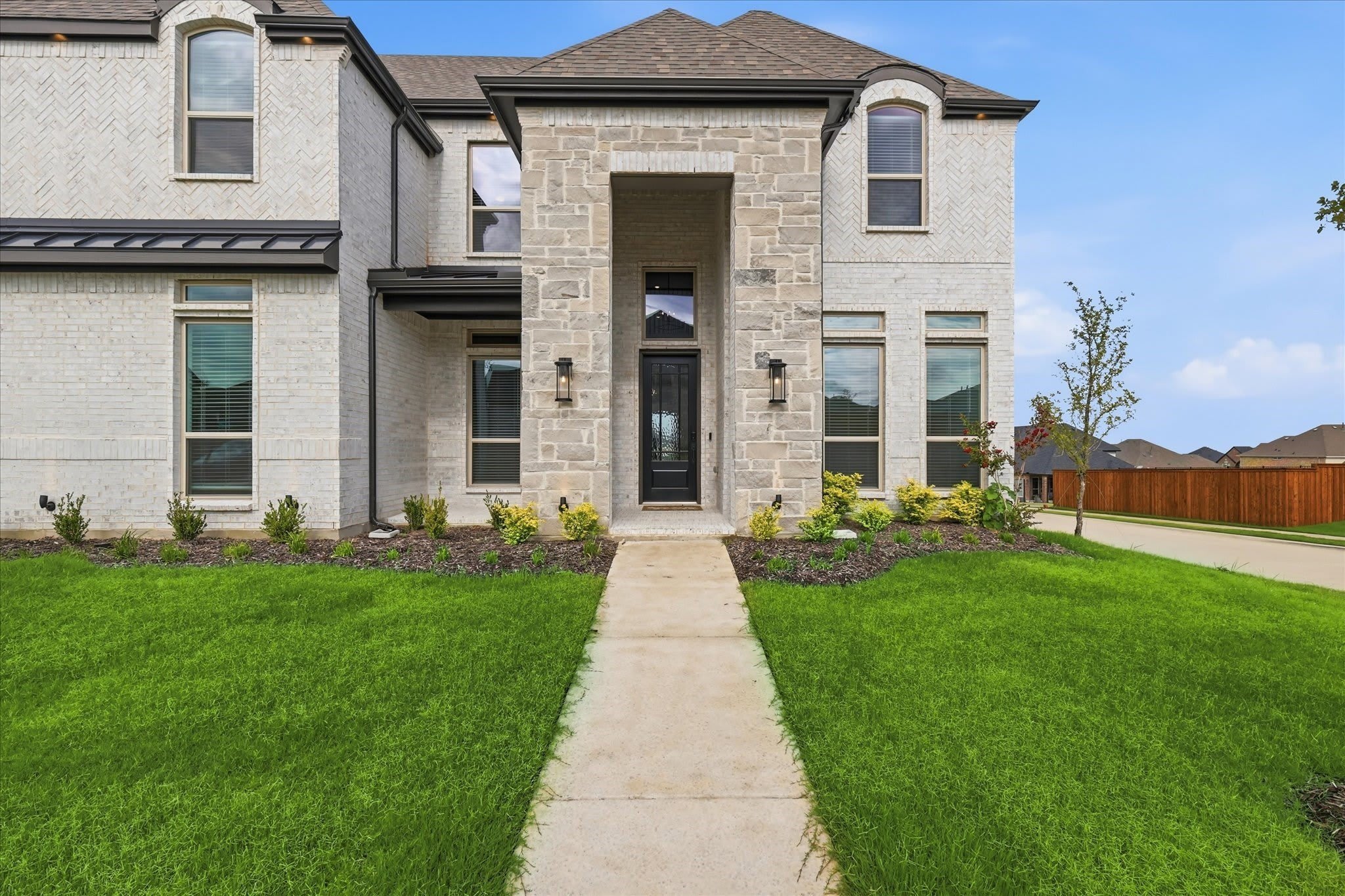 1561 Pepperdine Place – photo 2