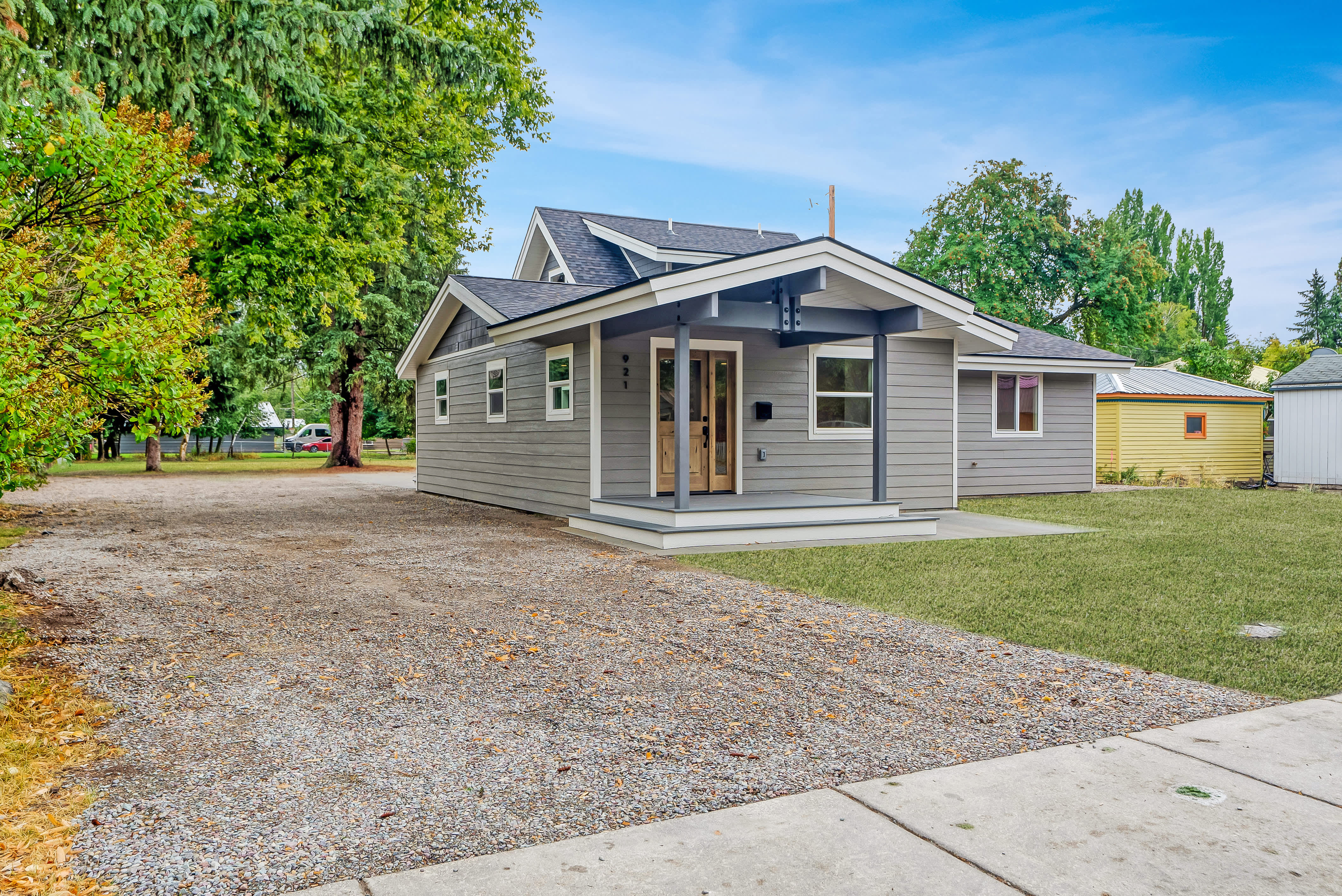 921 Columbia Avenue – photo 1