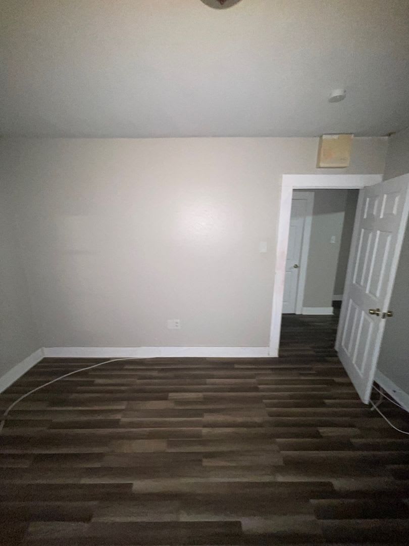 3 bedrooms 2 baths – photo 1