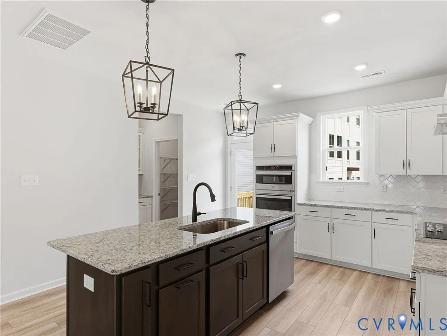 Charming 3BR Townhome in Midlothian – photo 2