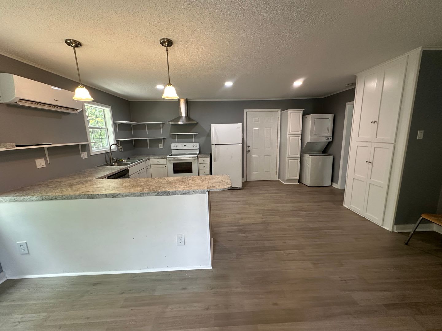 2B/1B Home Available in Lake Charles – photo 4