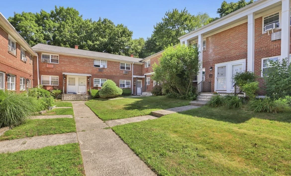 24 Woodward Ave – photo 1