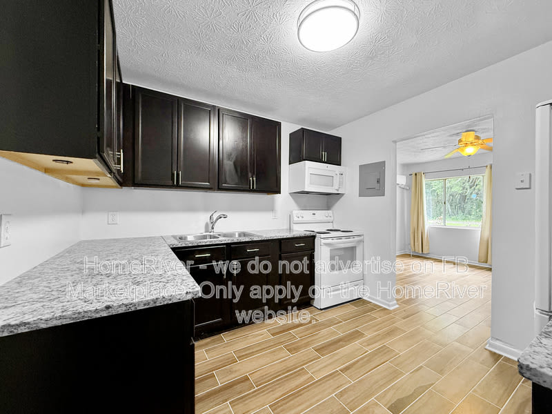5747 Antoinette Ln – photo 4