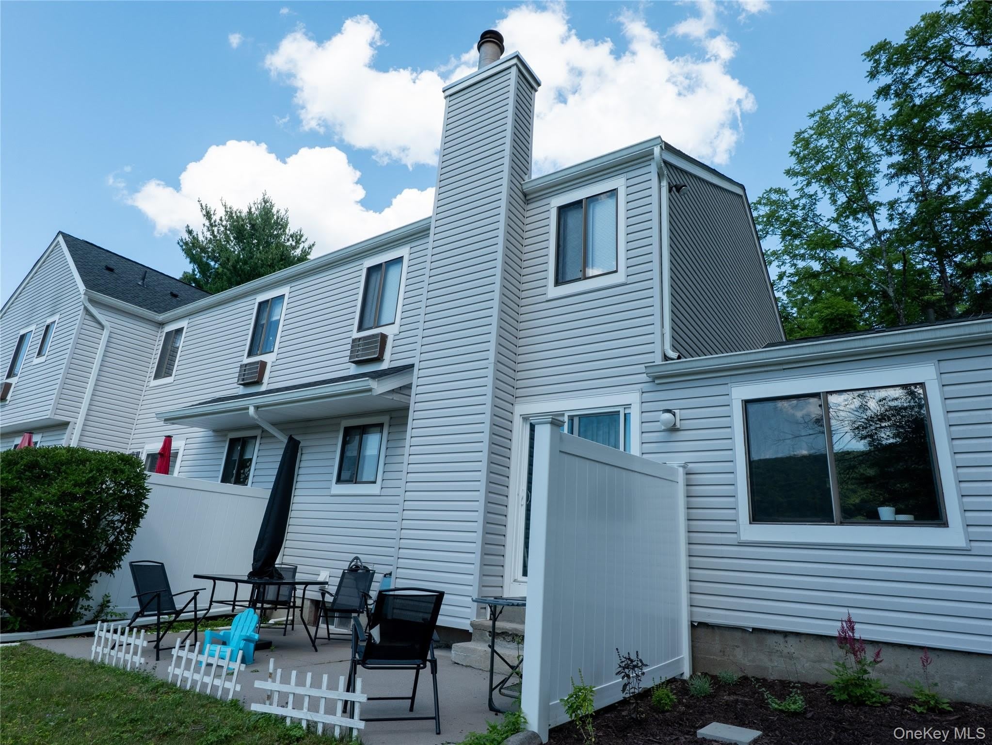 402 Mountain Laurel Drive – photo 2