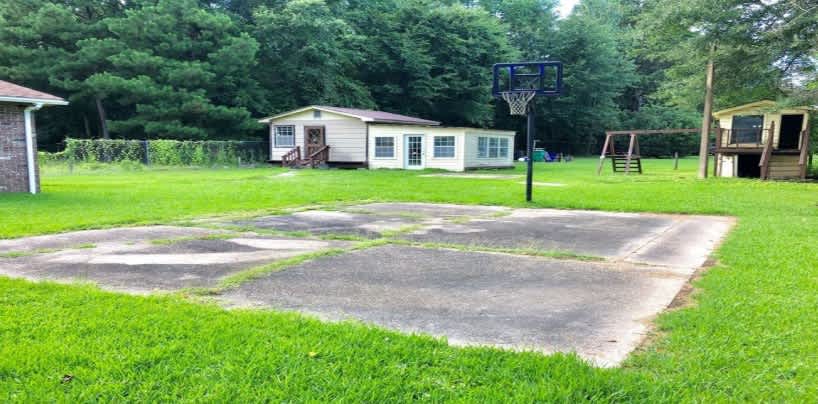204 Livingston Rd Ne – photo 2