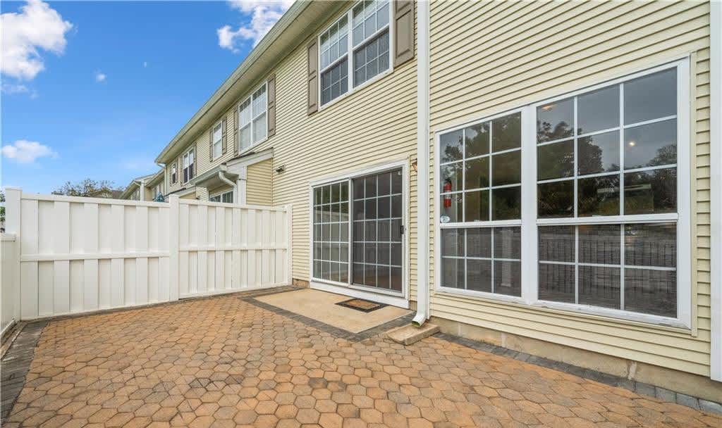 32 Cabot Way – photo 4