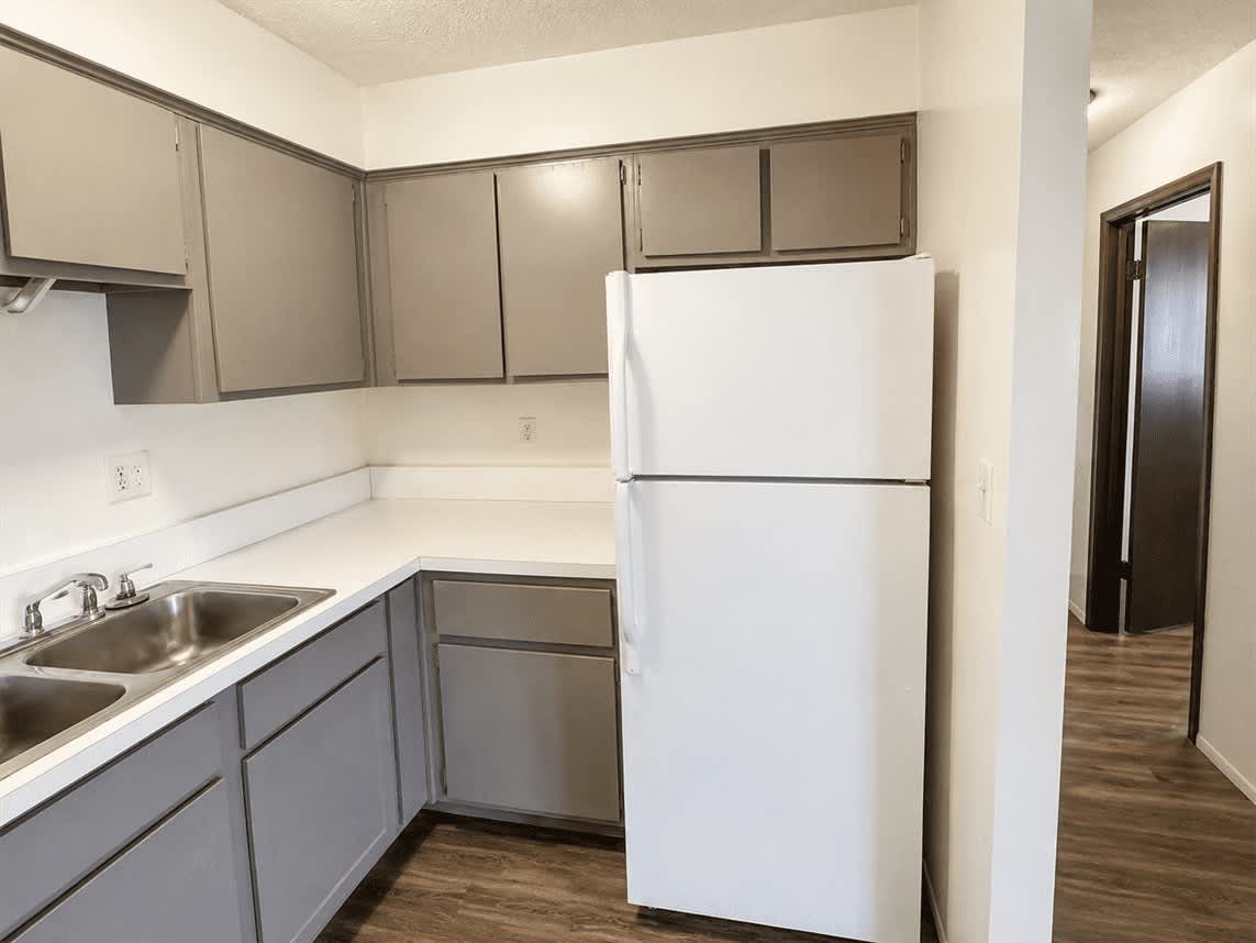 12650 W Grand River Ave – photo 2