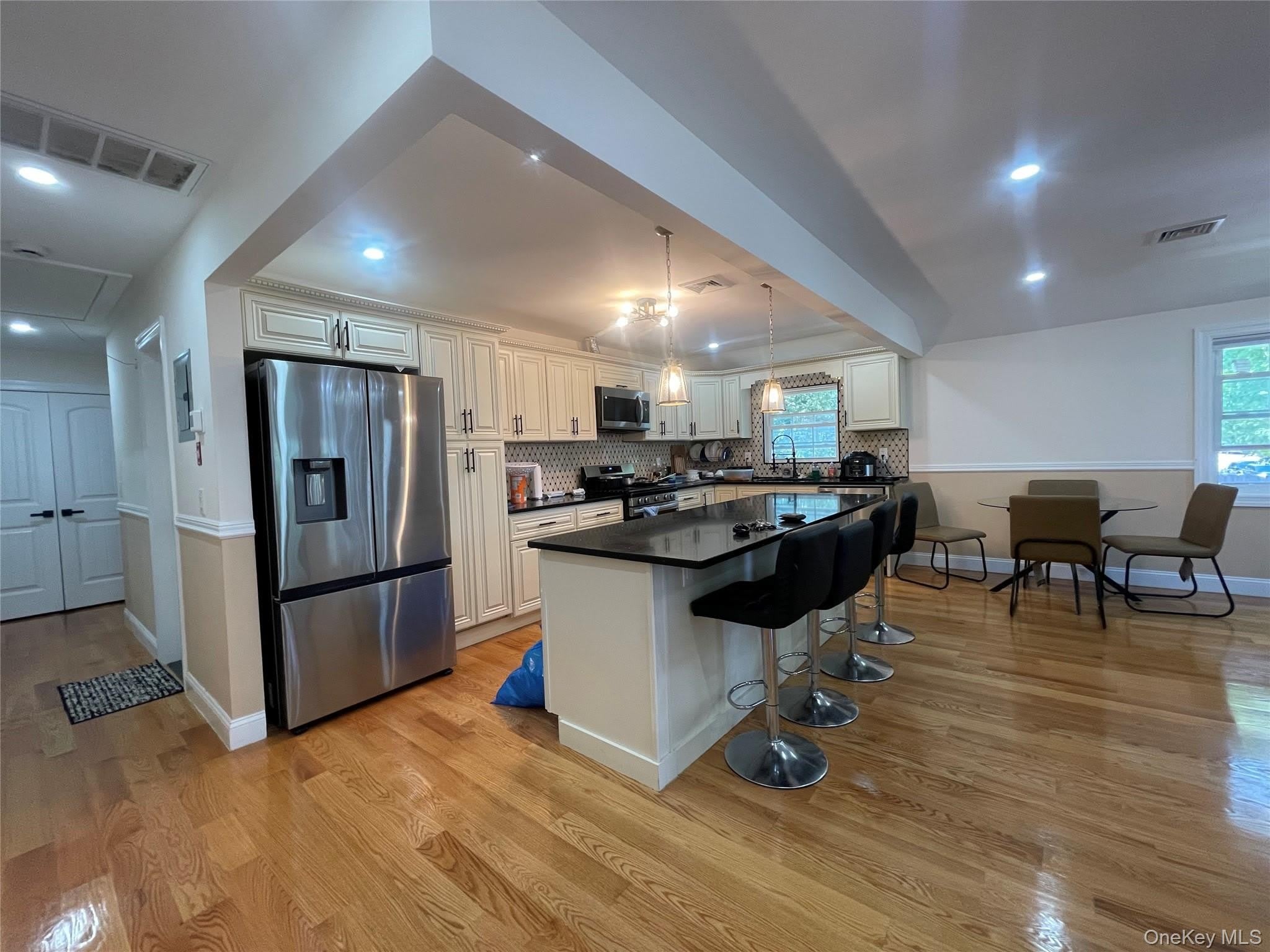 104-03 196th Street – photo 1