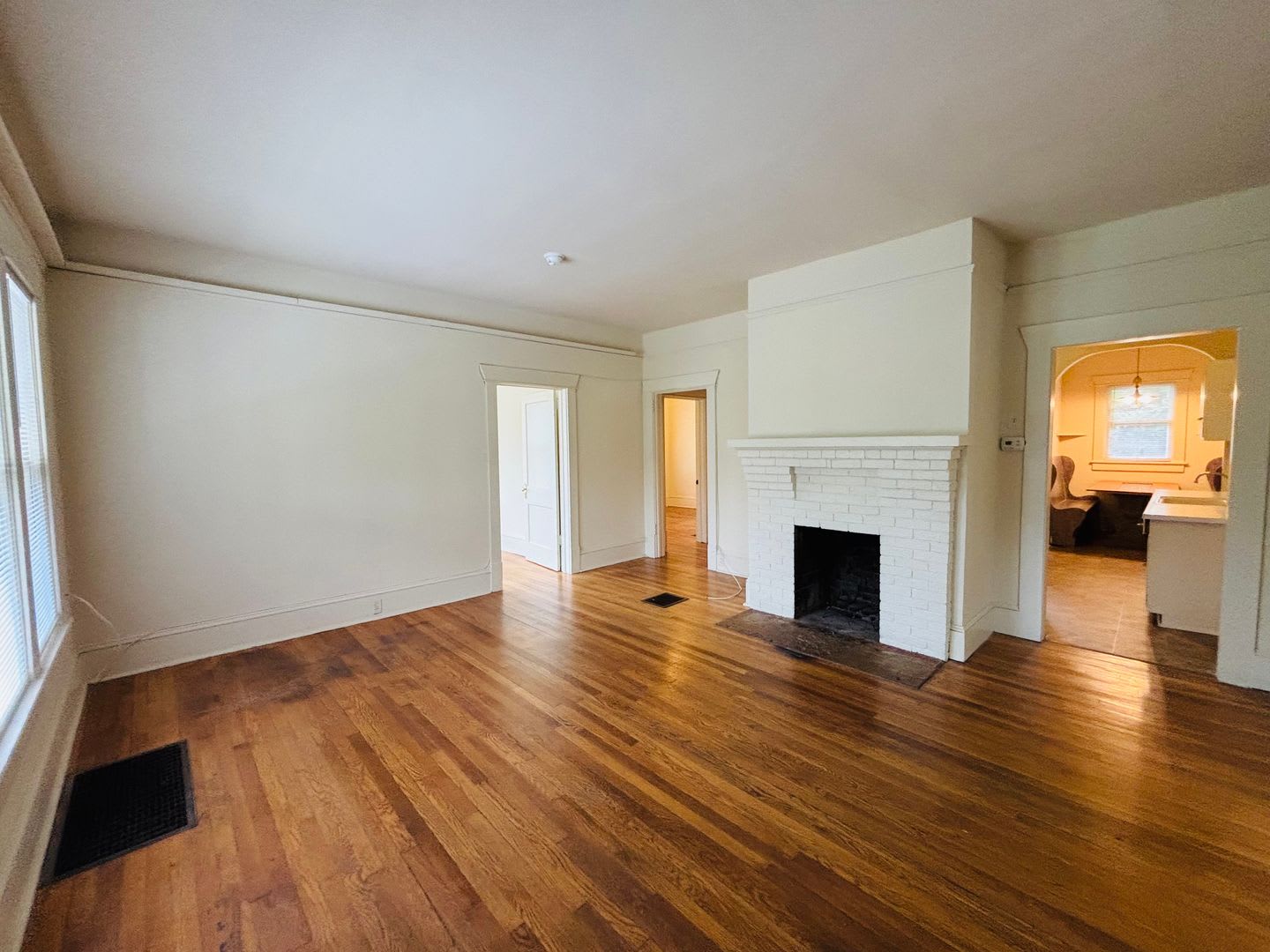 3 Bedroom, 1 Bath House – photo 2