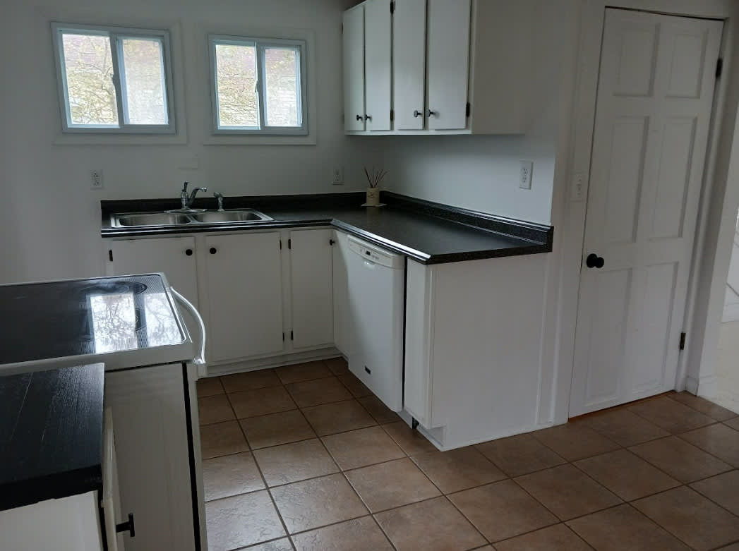 2858 Delaware Ave – photo 4