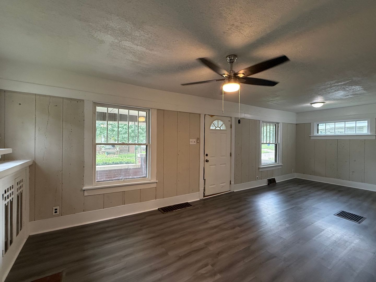 Charming West End 1.5-Story Home on a Corner Lot! – photo 5