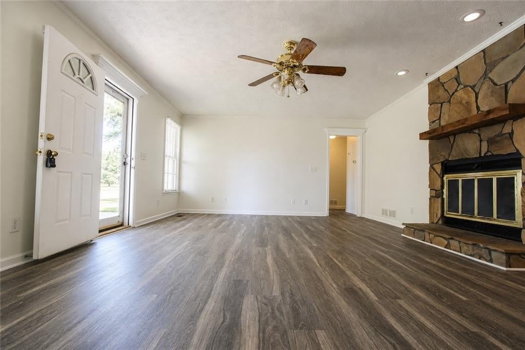 818 Springlake Road – photo 5