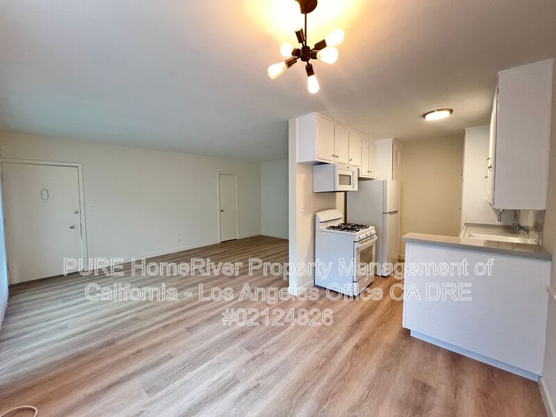 4427 Murietta Ave – photo 3