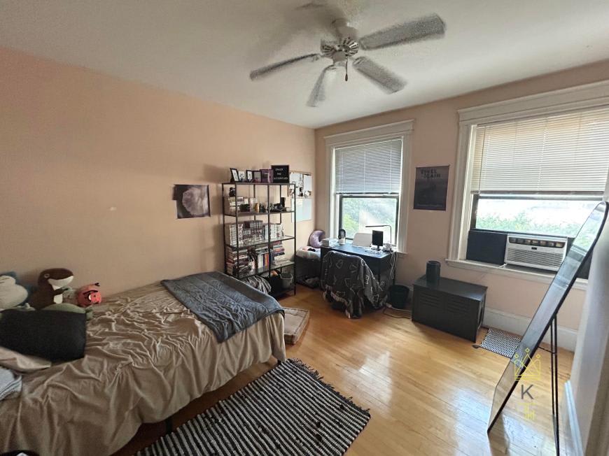 1100 Beacon St. – photo 4