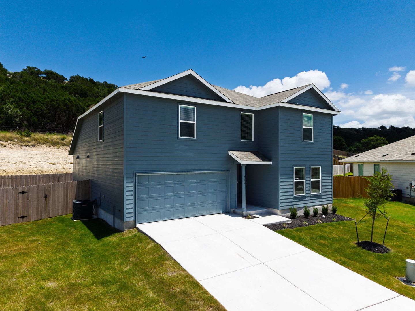5 bedroom, 3 bath!! Within walking distance to schools! – photo 2