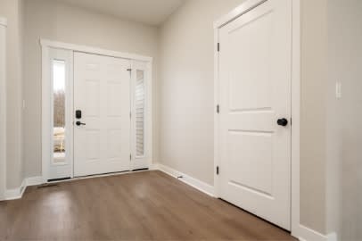 5718 Willow Creek Lane – photo 2