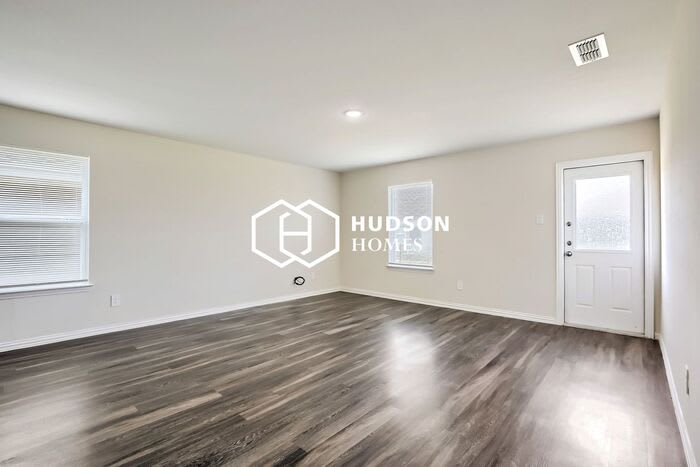423 Shorty Street – photo 3
