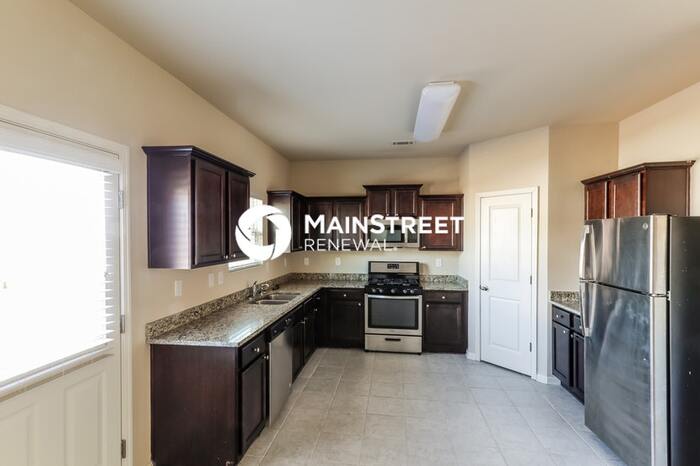 732 Independence Avenue – photo 4