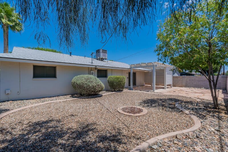 1001 E Campus Dr – photo 4