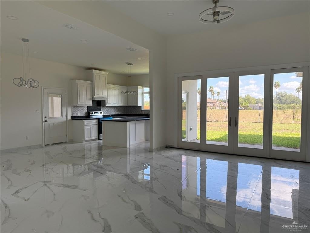 215 Constellation Drive – photo 3