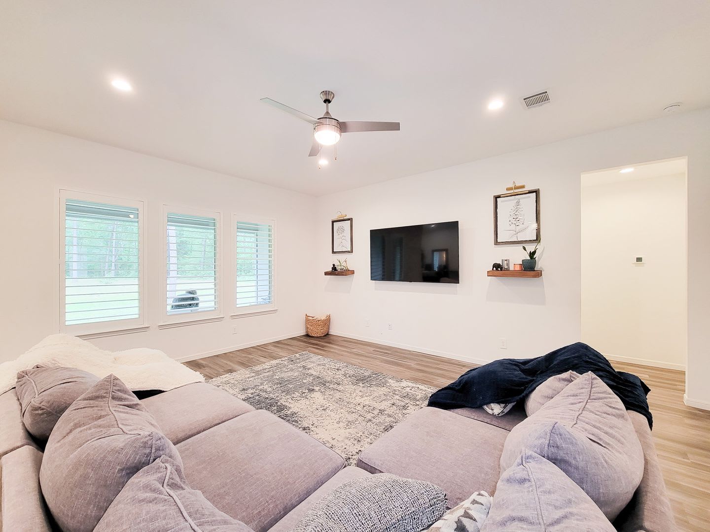 Beautiful 4 Bedroom 2 Bath Home With All The Upgrades On 1 Acre Lot In New Waverly Texas – photo 5