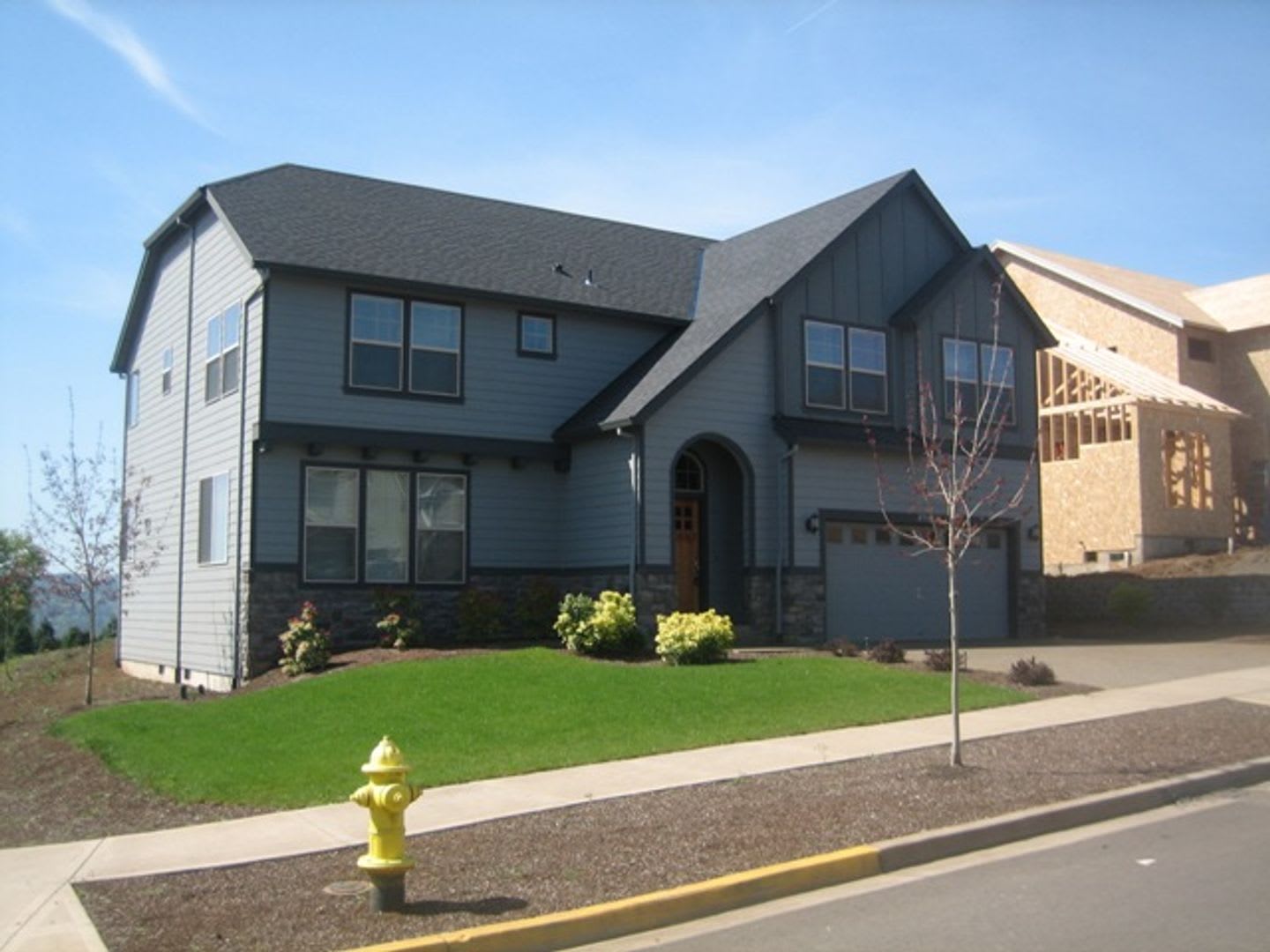 4Bd 2 5Ba Two Story House Available Mid October – photo 1