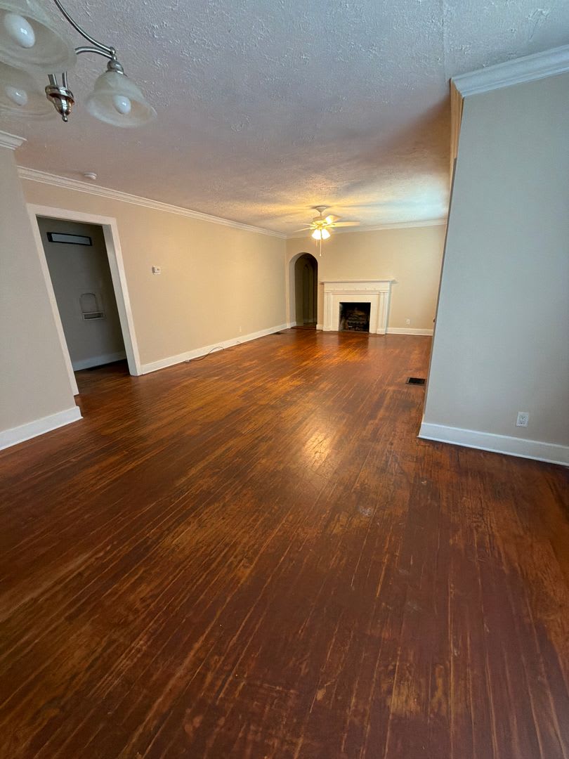AVAILABLE NOW! 3 Bedroom 2 Bath – photo 3