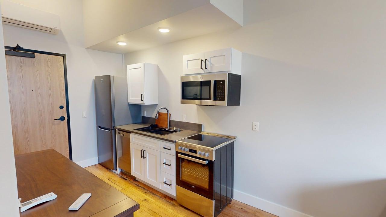 2845 Marine Drive – photo 2
