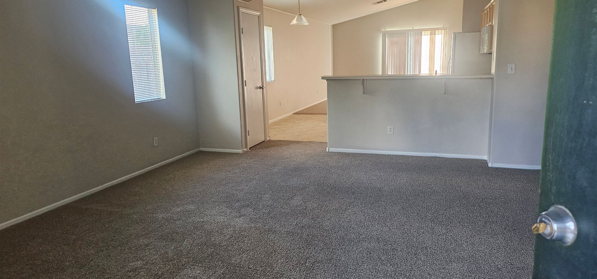4 bedroom home for rent – photo 3