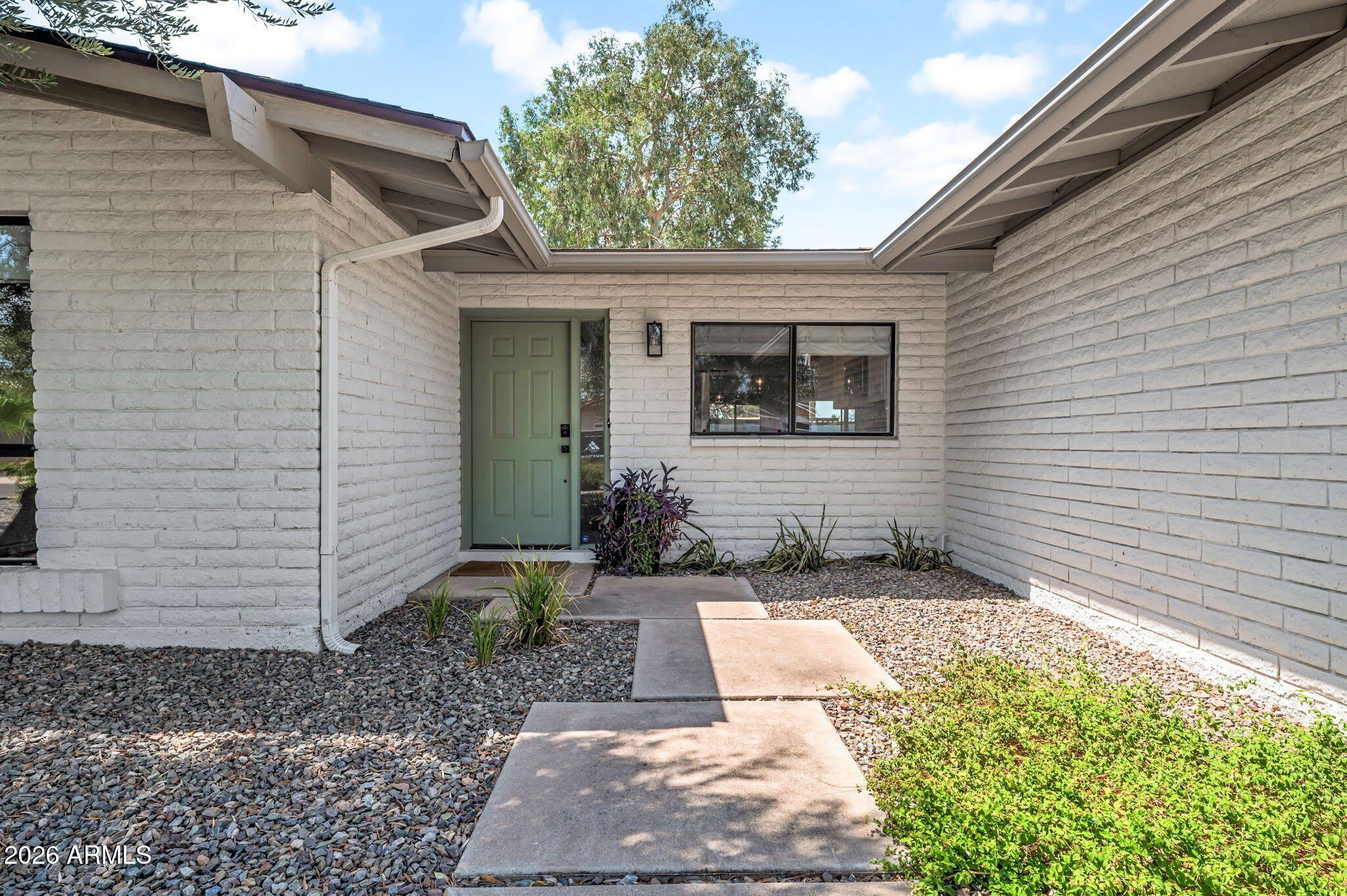 5219 E WINCHCOMB Drive – photo 2