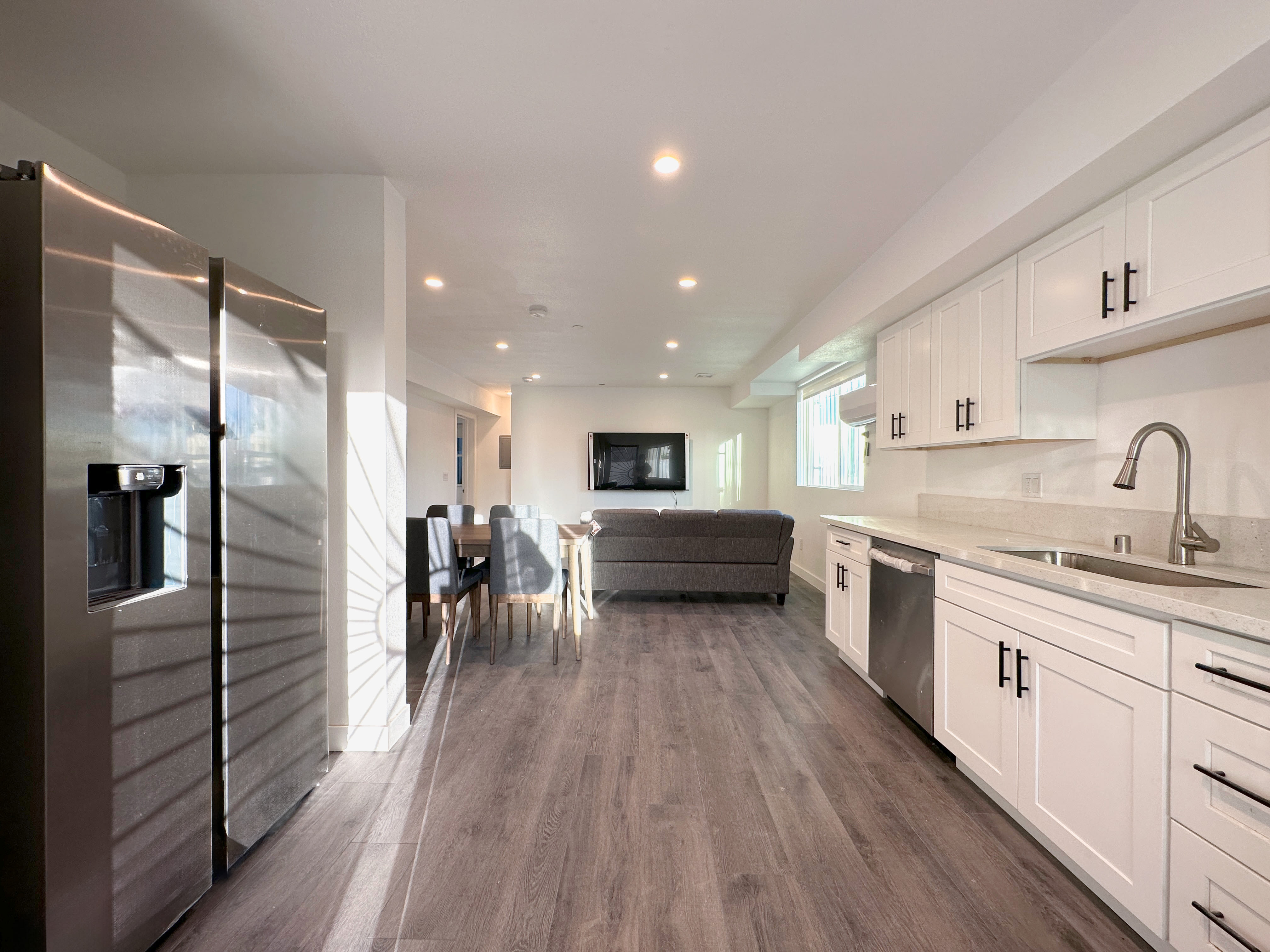 1729 W Adams Boulevard Co Living – photo 2