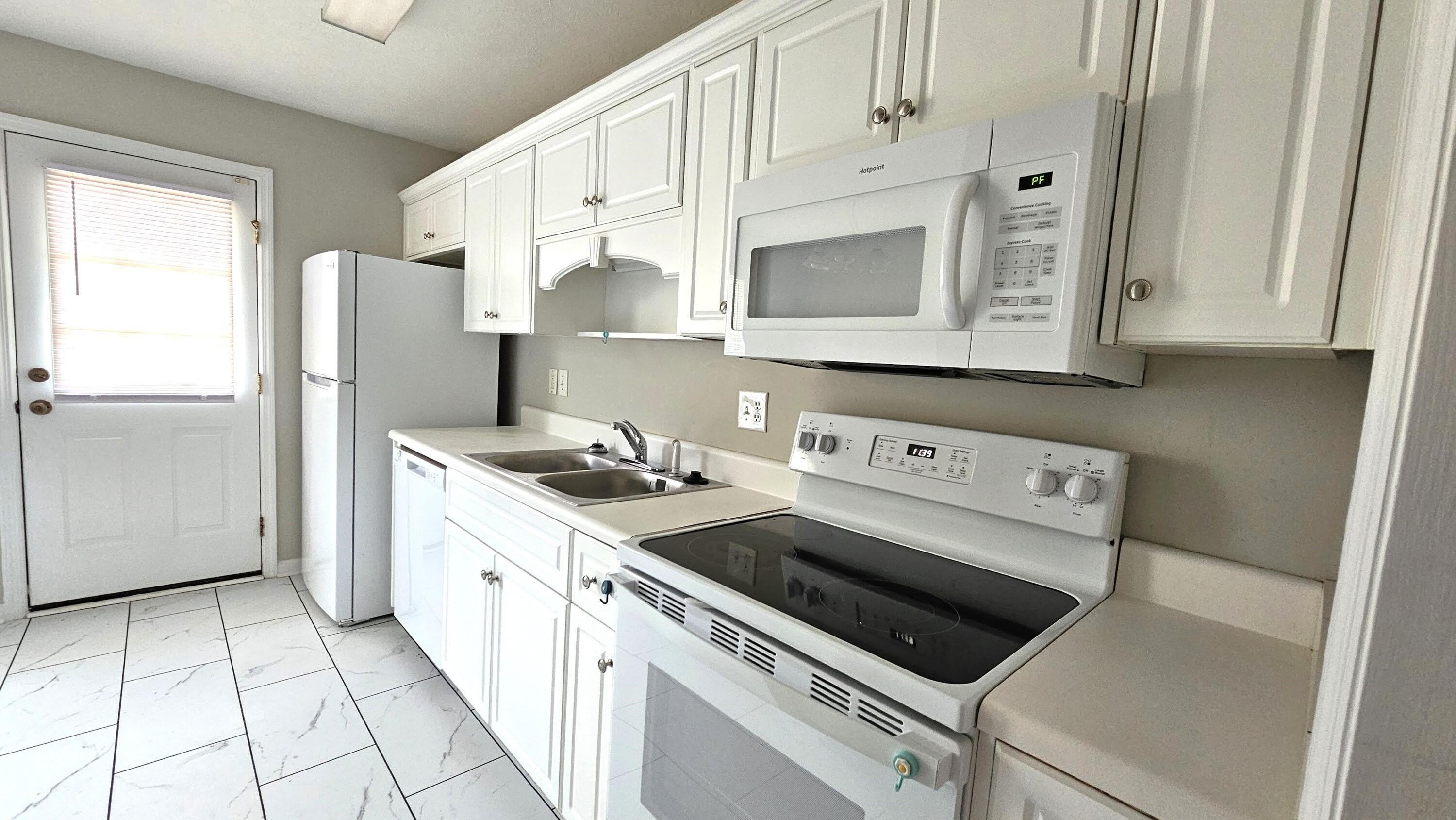 340 Greendale Place – photo 5