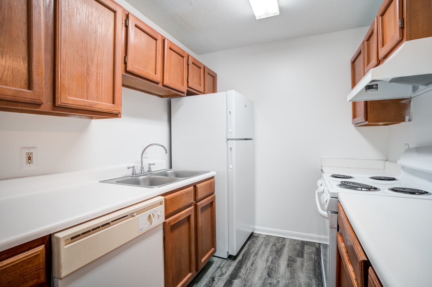 Wildwood Springs Apartment Homes – photo 1