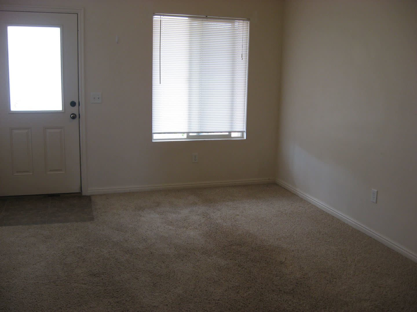 Duplex Near Iron Springs Elementary – photo 4