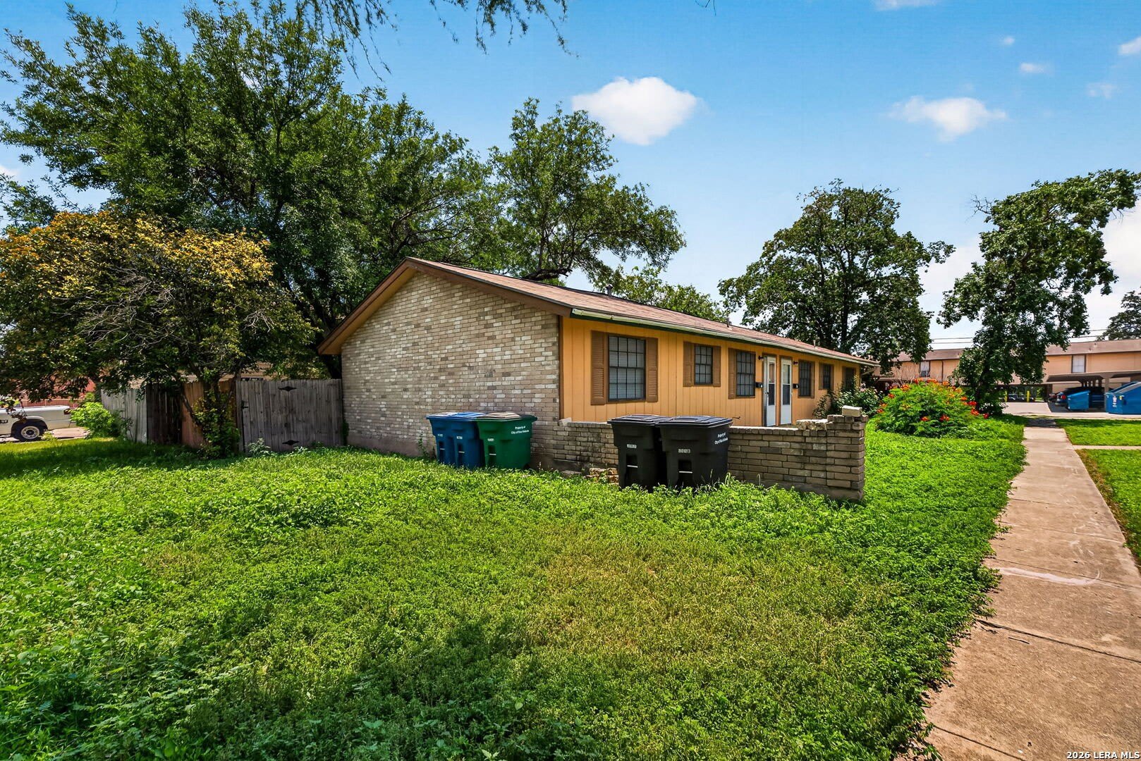 208 BEXAR DR – photo 5