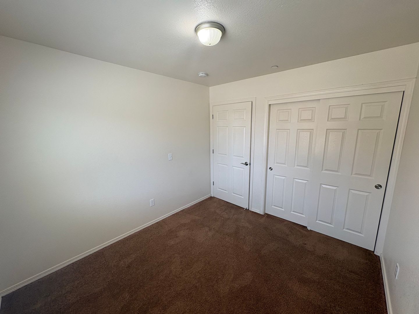 Tulare unit Near Shopping Center Available Now! – photo 5