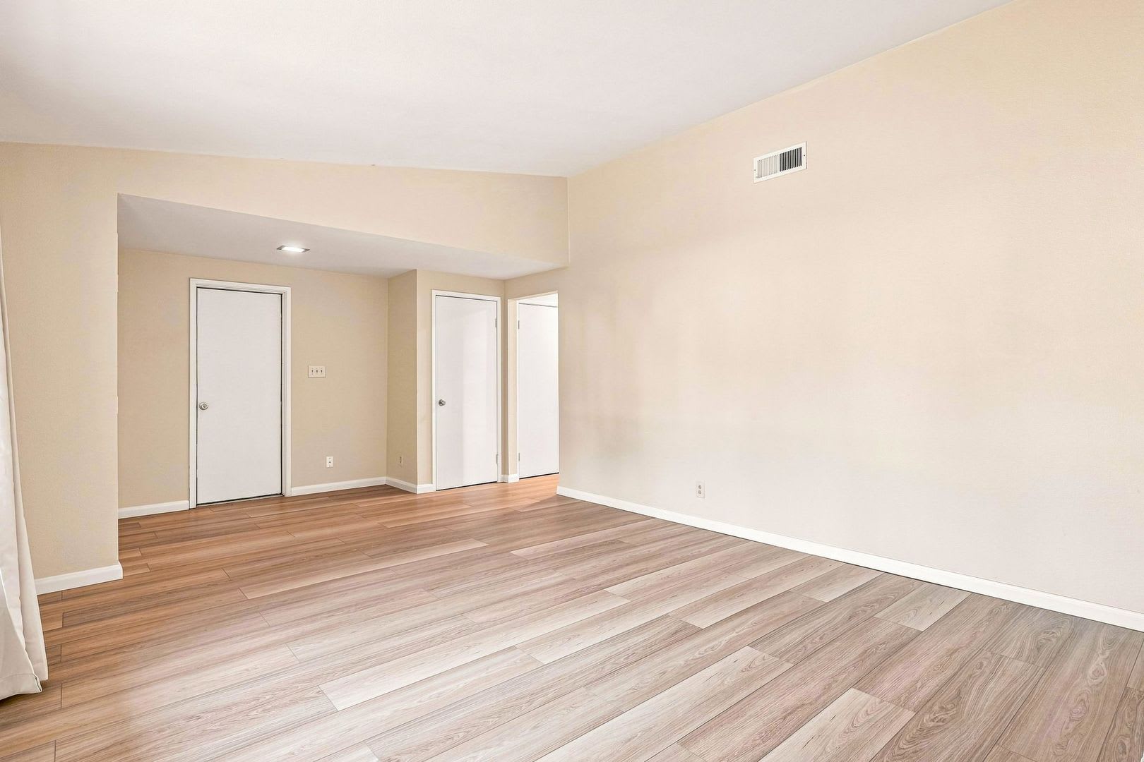 Beautifully Updated 4 Bed 2 Bath Home – photo 5