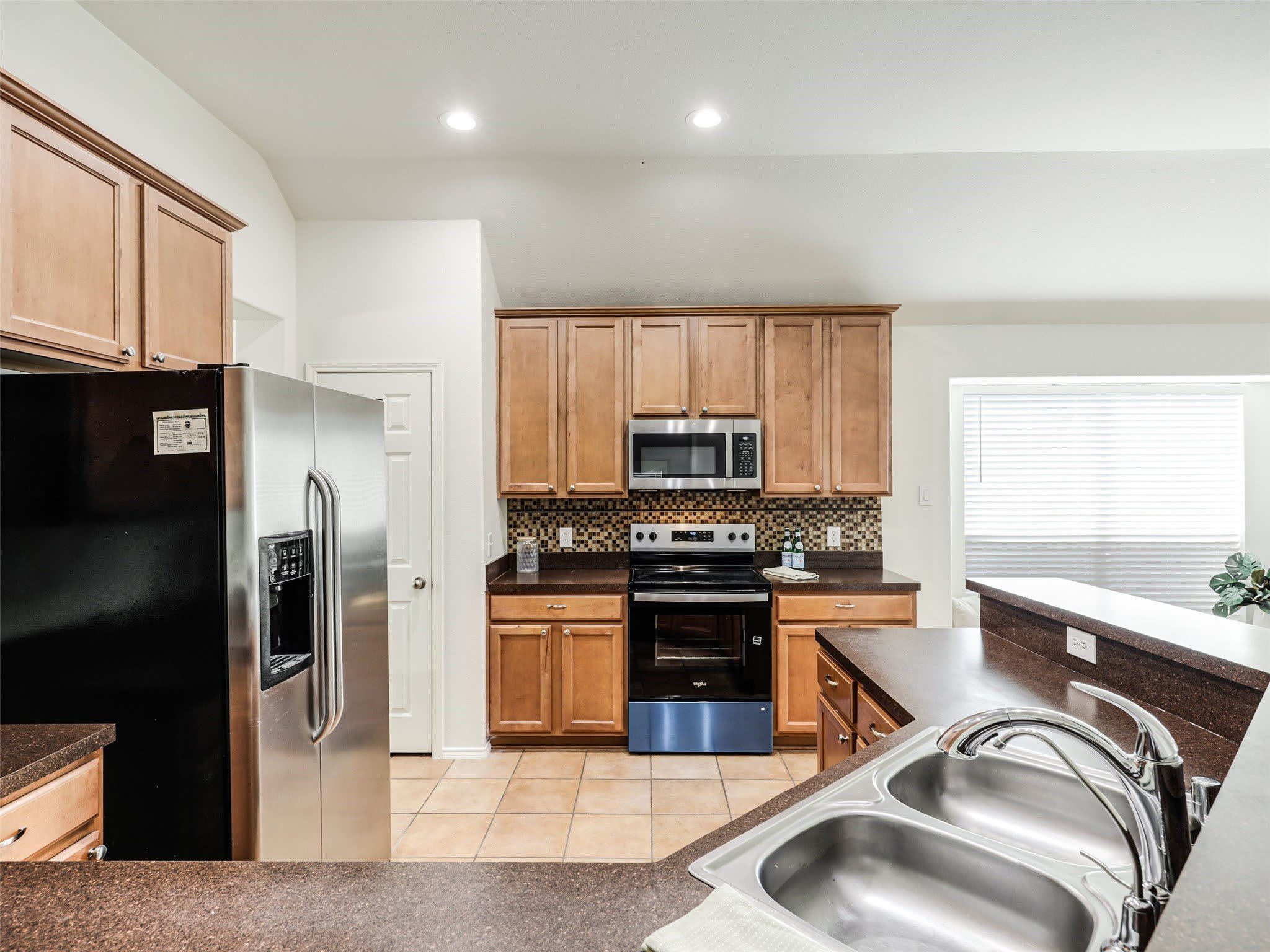 414 Dartmoor Drive – photo 2