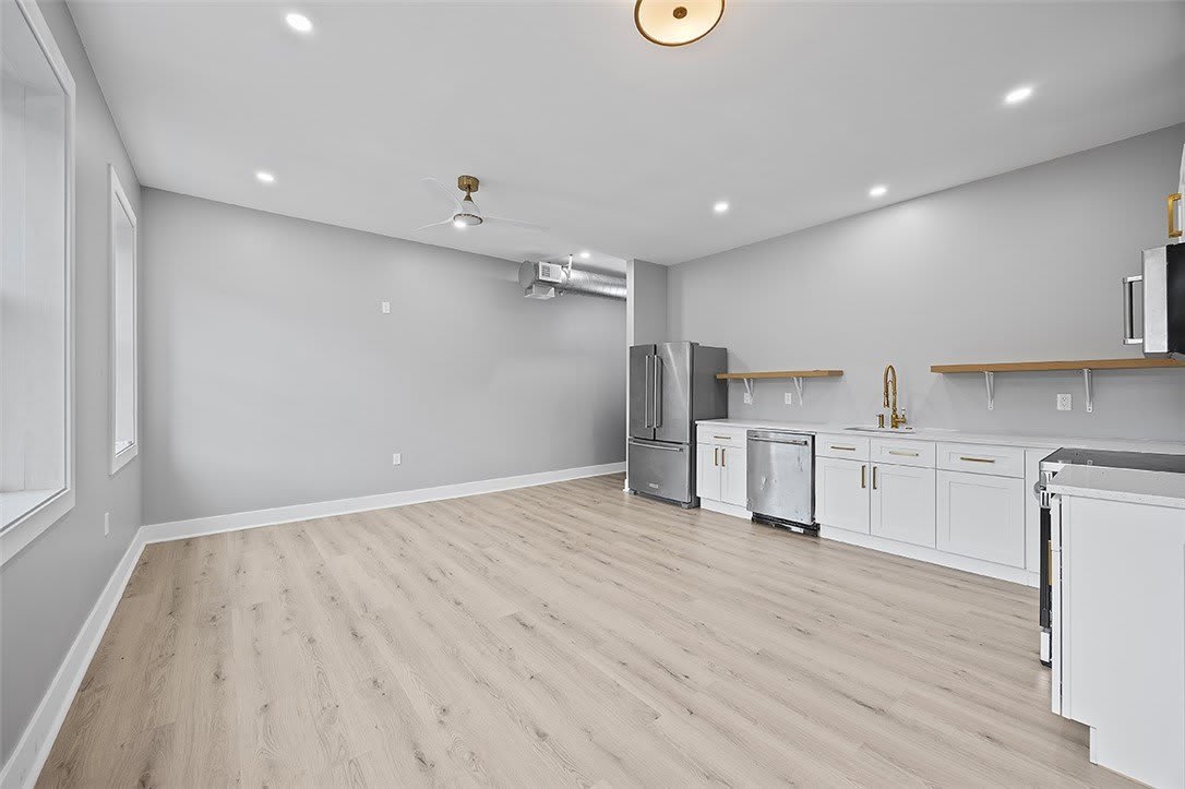 1109 E Carson St – photo 4