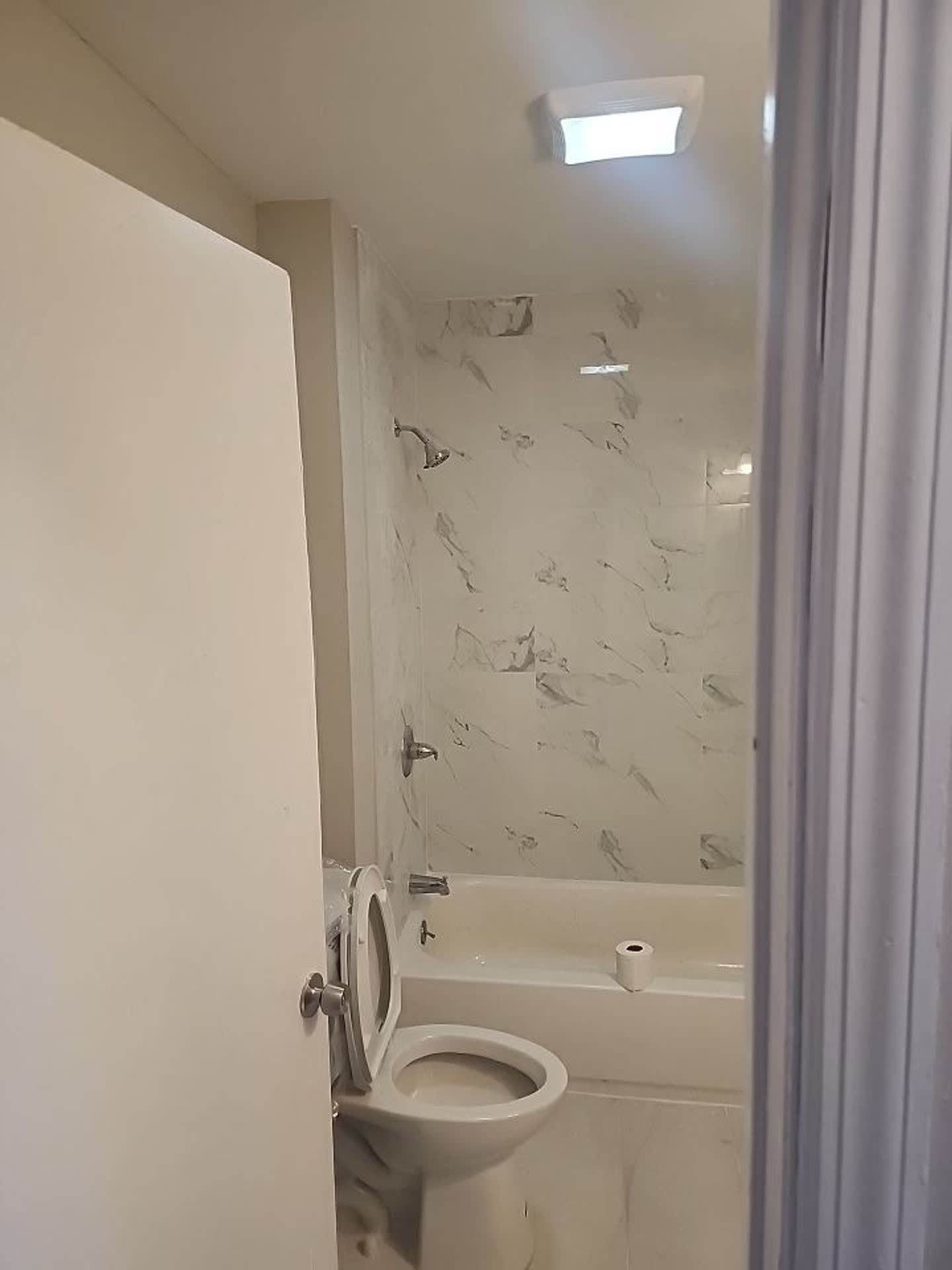 Spacious 3Br In Hartford S Barry Square 36 Whitmore St 3 Bed 1 Bath – photo 4