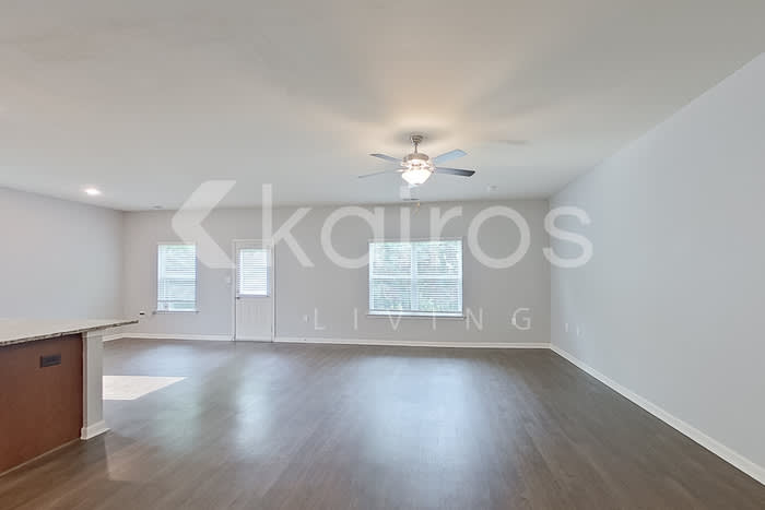 1044 Pilgrim Lane – photo 2