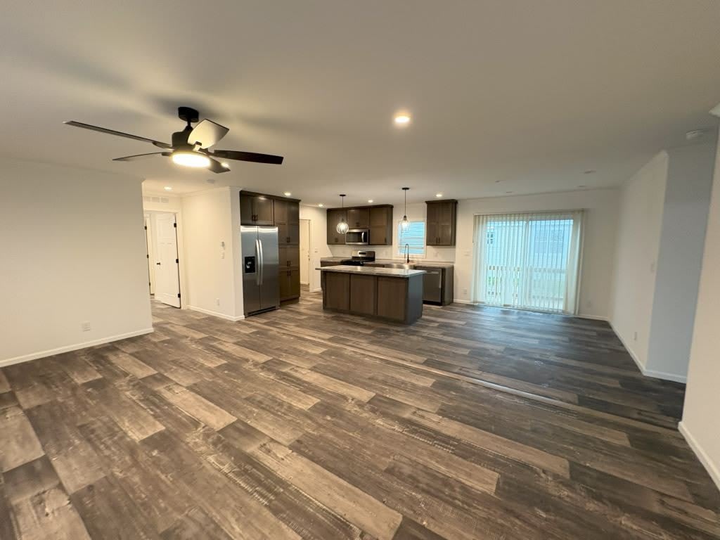 5045 Sawgrass Dr – photo 2