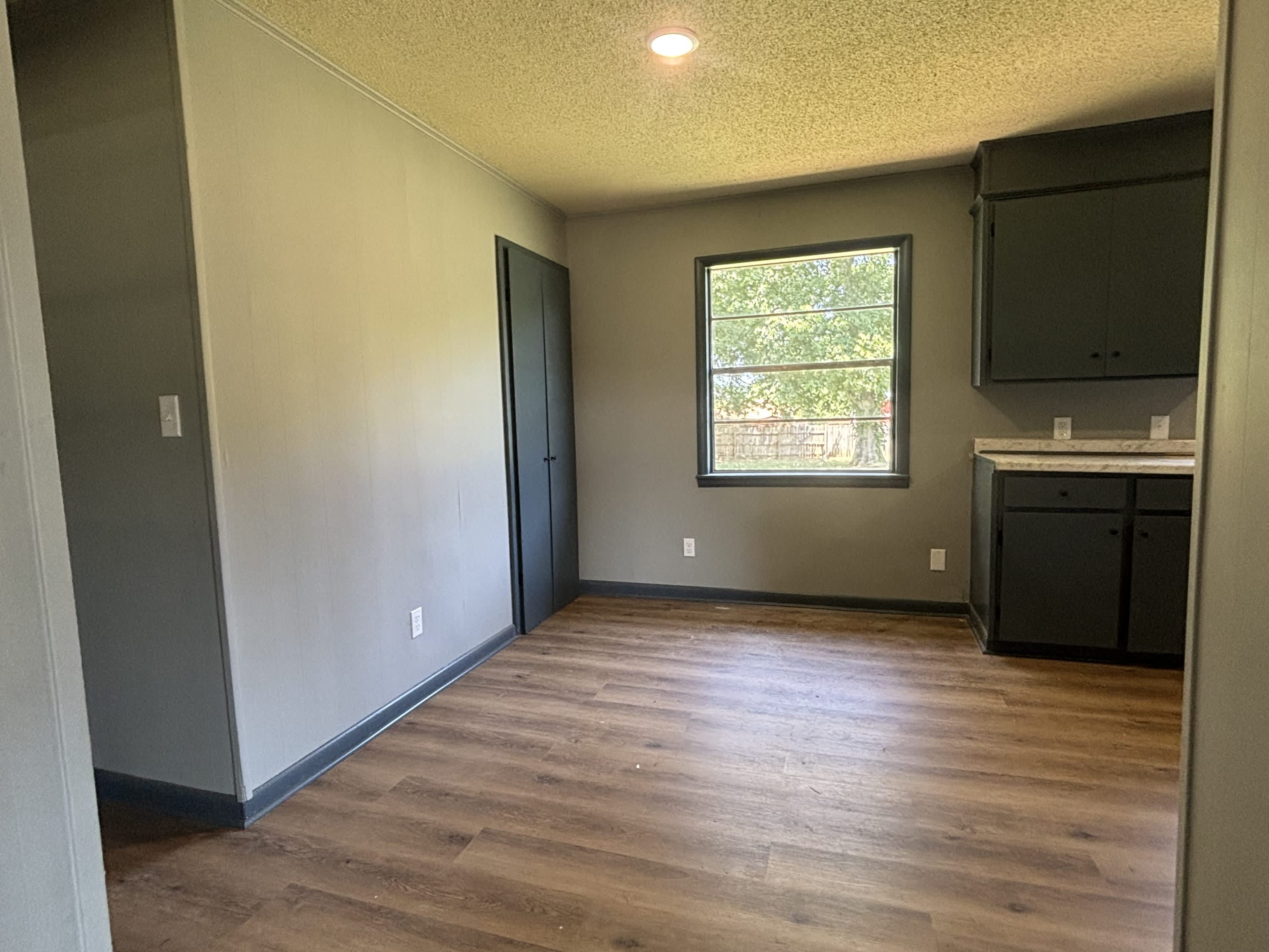 2702 W COMMERCIAL ST – photo 5